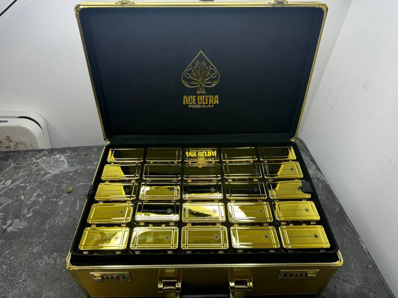2G Authentic Ace Ultra Dispo