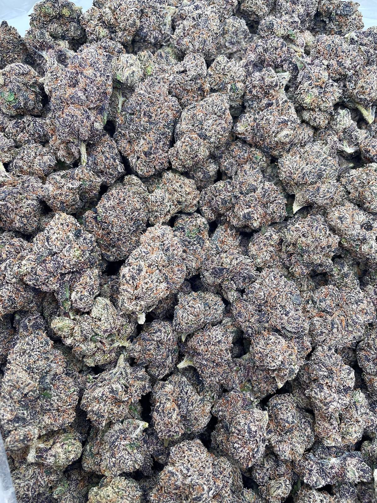 CRUNCHBERRIES X DLISH detail view 2